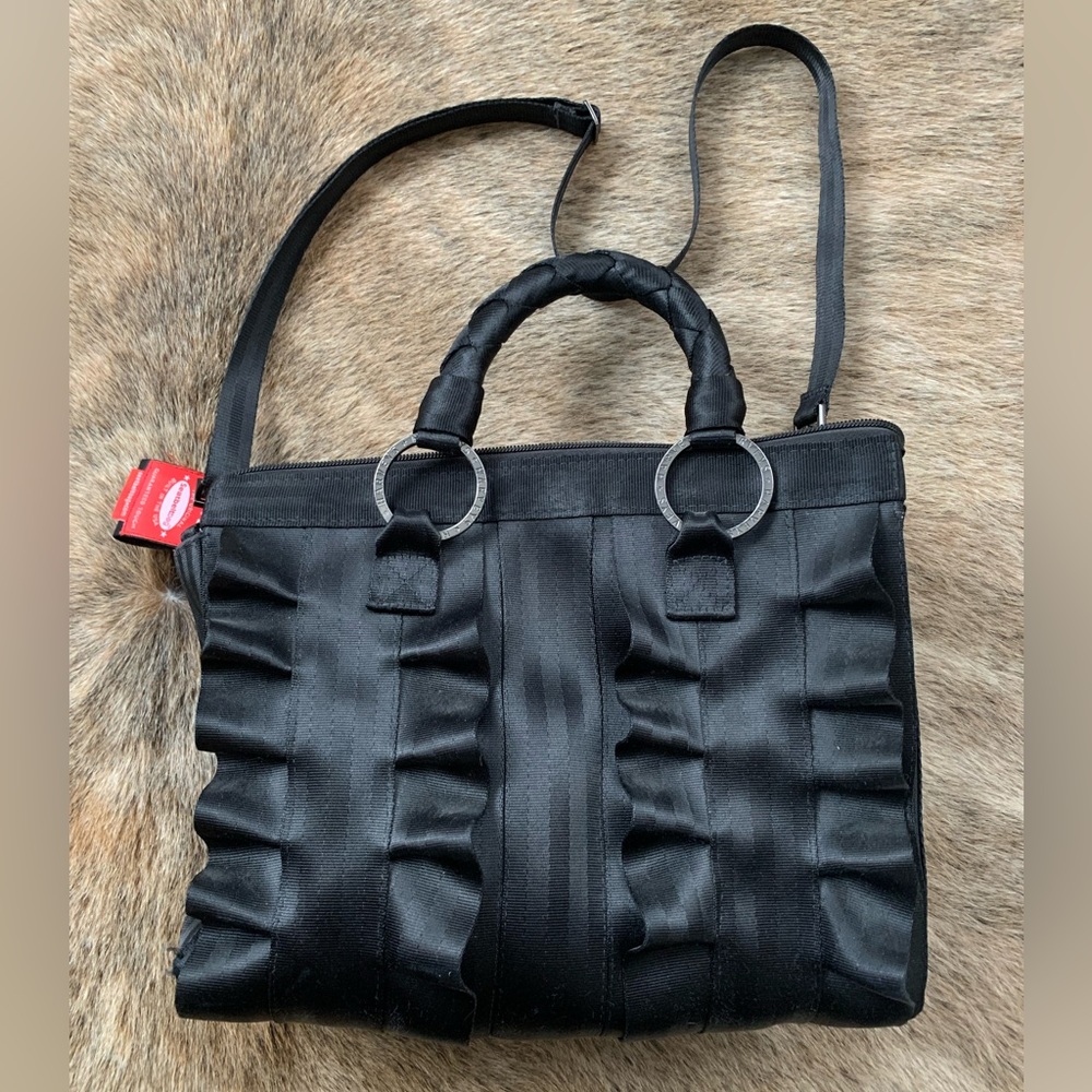 2009 Harvey’s Lola handbag with cross body strap